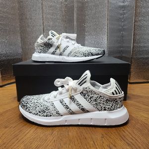 ADIDAS SWIFT RUN X
